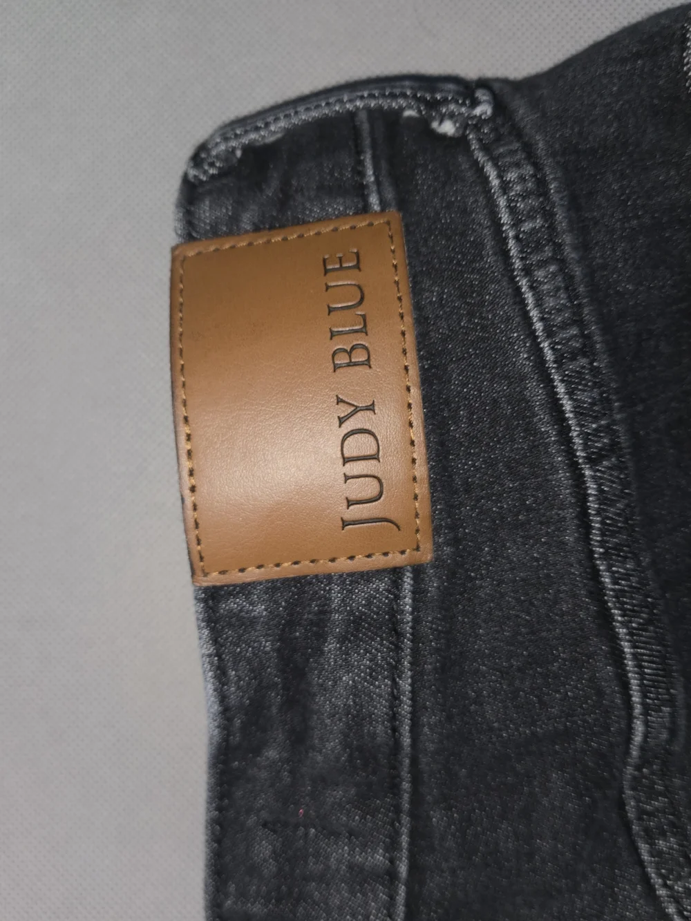 Judy Blue Jean Shorts Womens Large Black Denim Stretch Cuffed Casual Mid Rise
